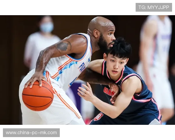 上半场中段双方展开激烈试探，定位球成为重要得分手段